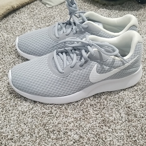 Nike Shoes - Nike Women's Light Gray Sneakers